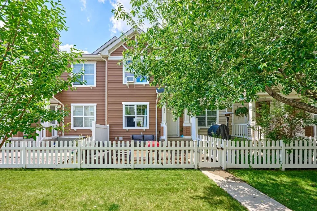 225 Elgin Gardens SE Calgary AB T2Z4T6
