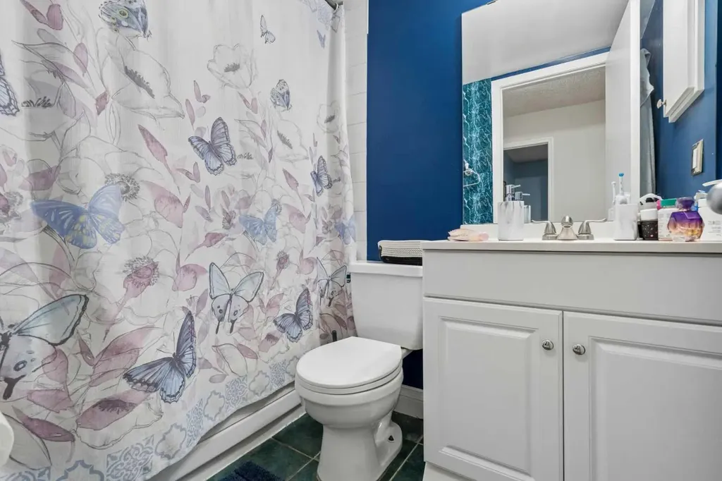 1824 11 Avenue SW Calgary AB T3C0N7