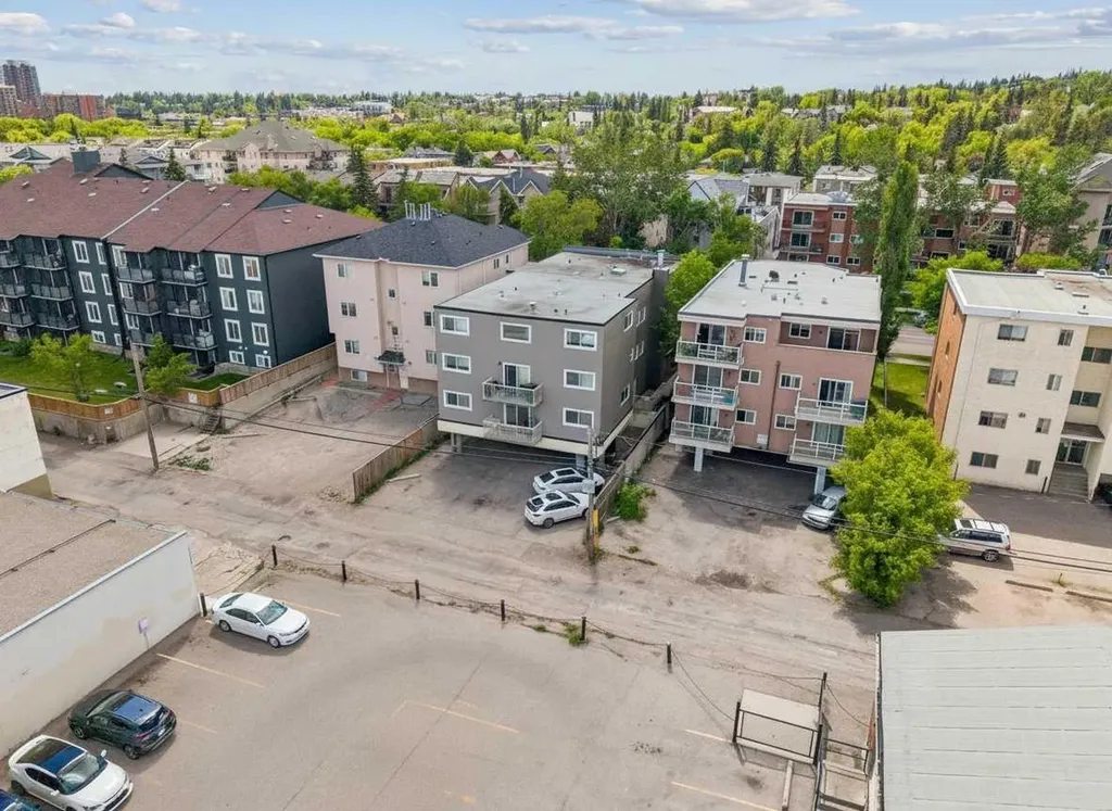 1824 11 Avenue SW Calgary AB T3C0N7