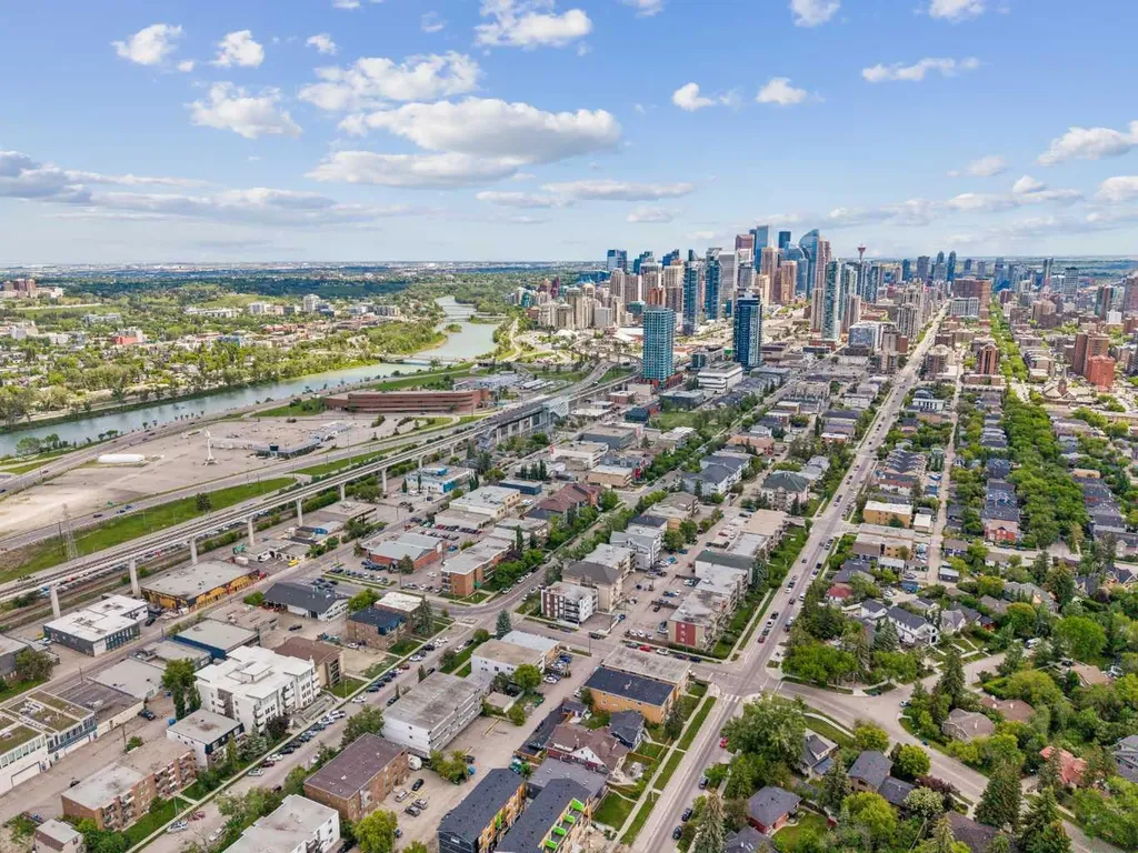 1824 11 Avenue SW Calgary AB T3C0N7