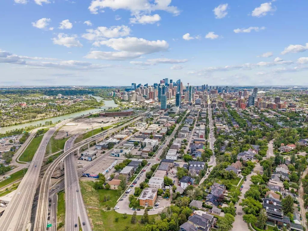 1824 11 Avenue SW Calgary AB T3C0N7