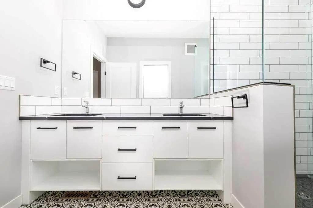 23 Cole Way Sylvan Lake AB T4S 0L6