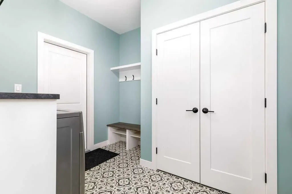 23 Cole Way Sylvan Lake AB T4S 0L6
