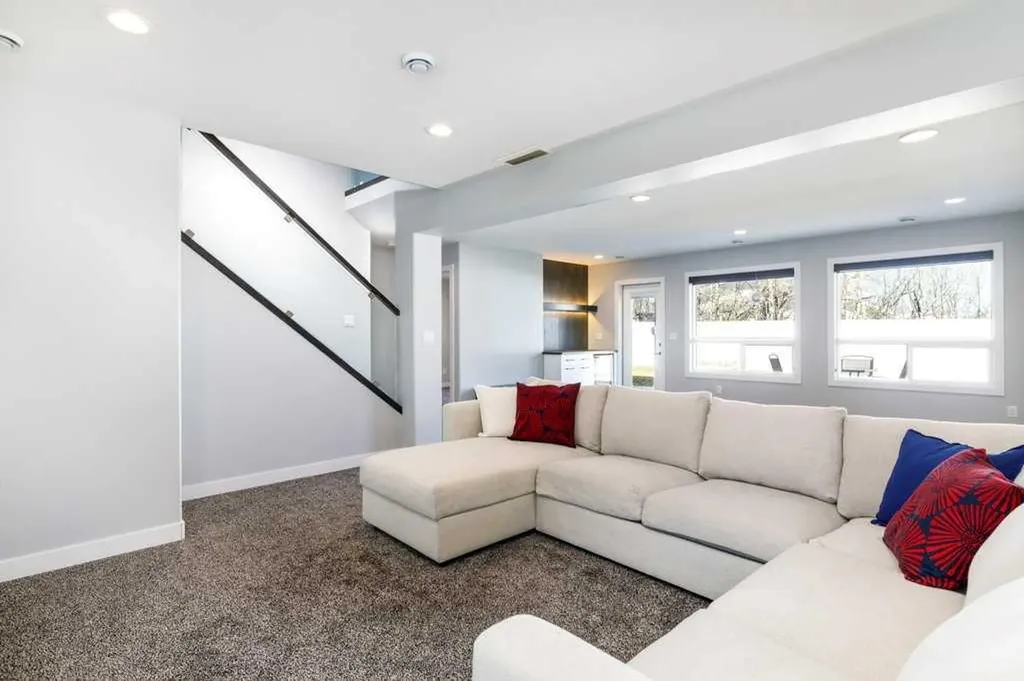 23 Cole Way Sylvan Lake AB T4S 0L6