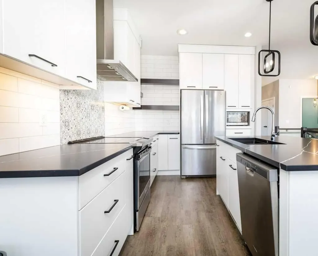 23 Cole Way Sylvan Lake AB T4S 0L6