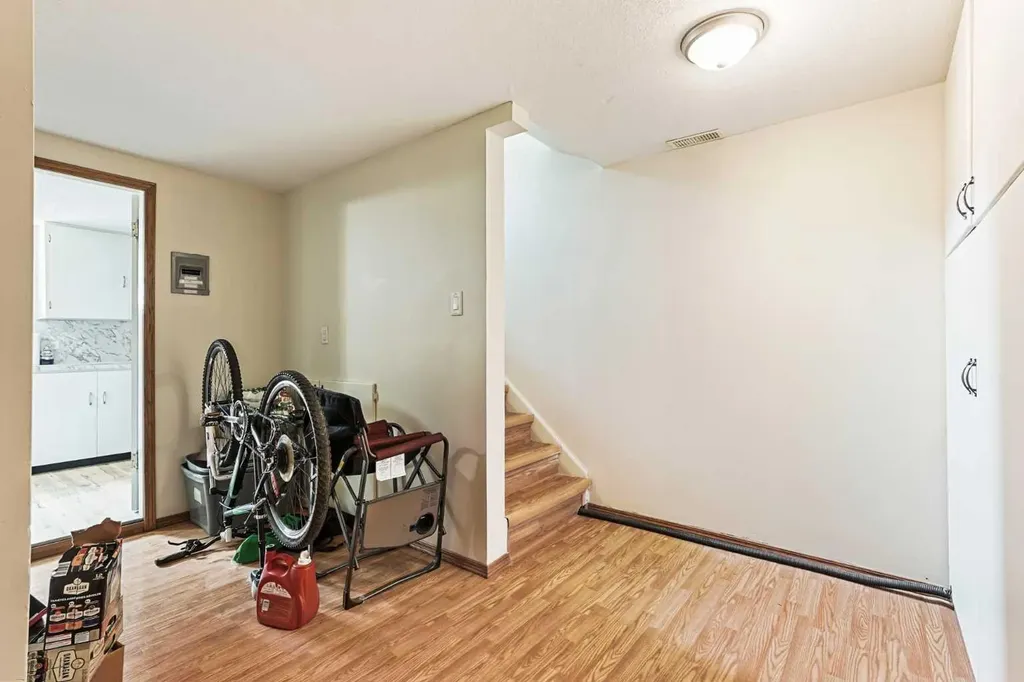 421 24 Street S Lethbridge AB T1J 3N4