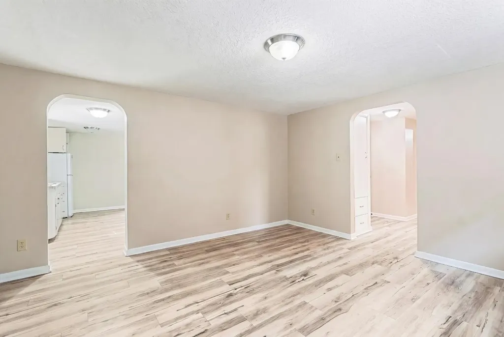 421 24 Street S Lethbridge AB T1J 3N4