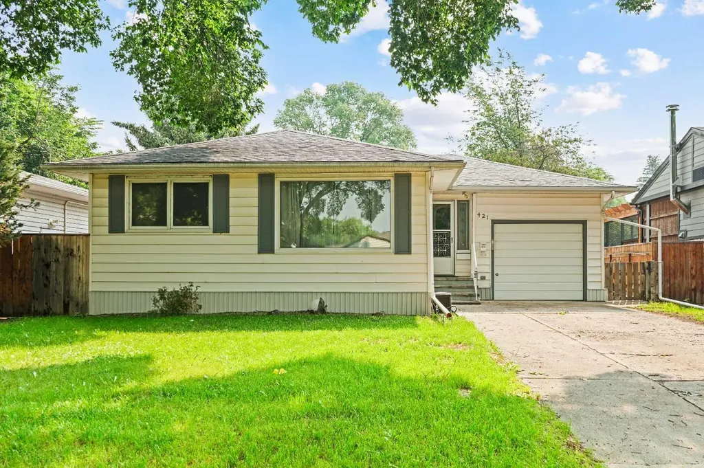 421 24 Street S Lethbridge AB T1J 3N4