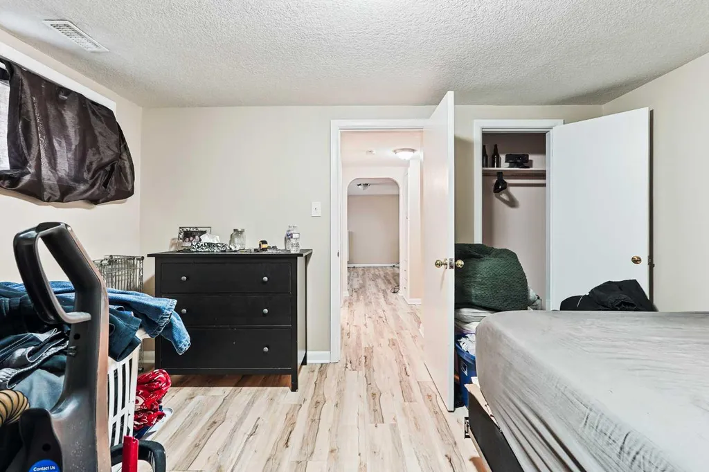 421 24 Street S Lethbridge AB T1J 3N4