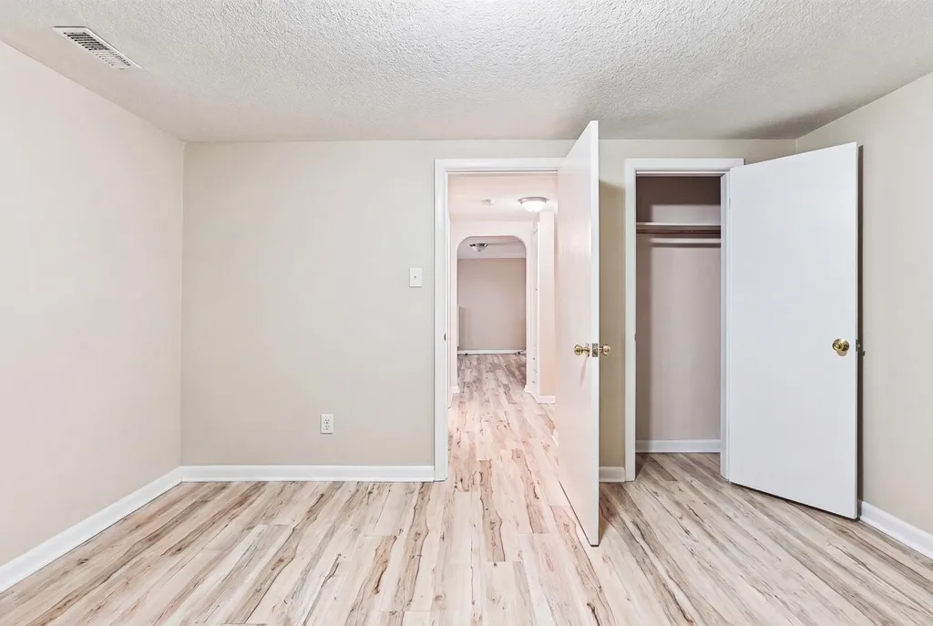 421 24 Street S Lethbridge AB T1J 3N4