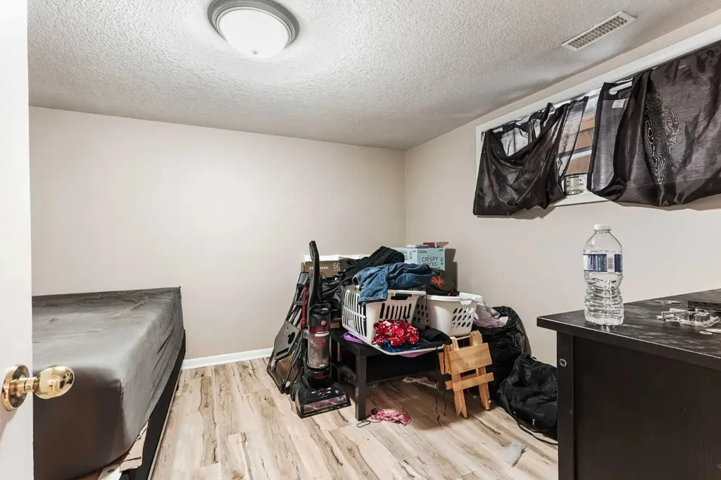421 24 Street S Lethbridge AB T1J 3N4