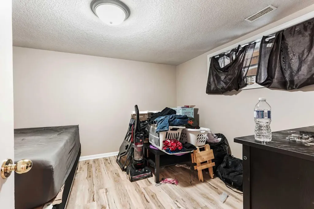 421 24 Street S Lethbridge AB T1J 3N4