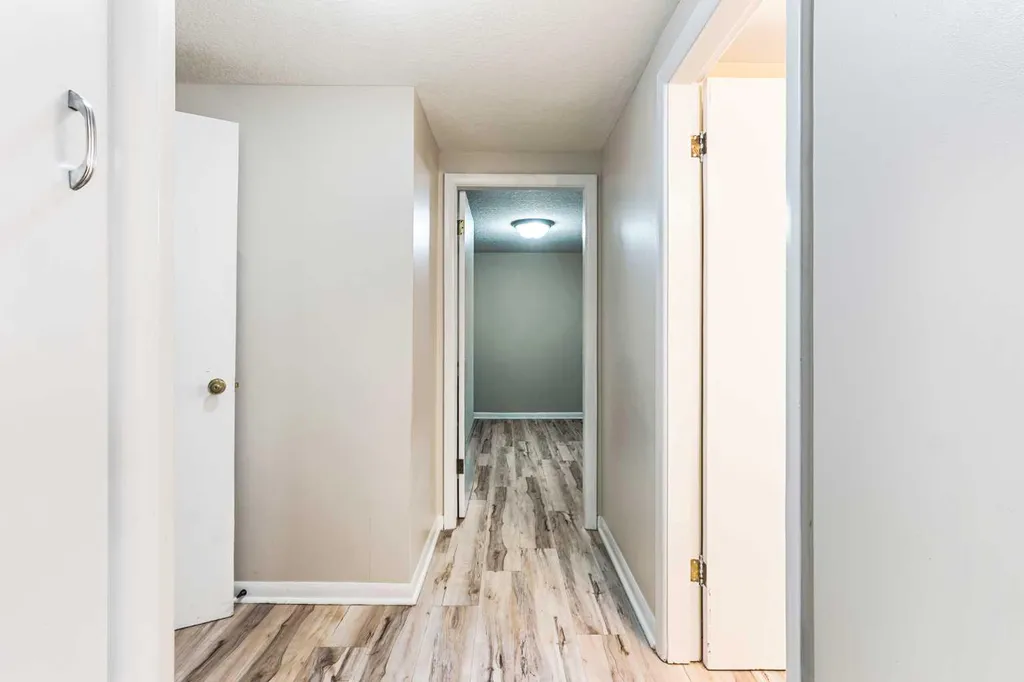421 24 Street S Lethbridge AB T1J 3N4