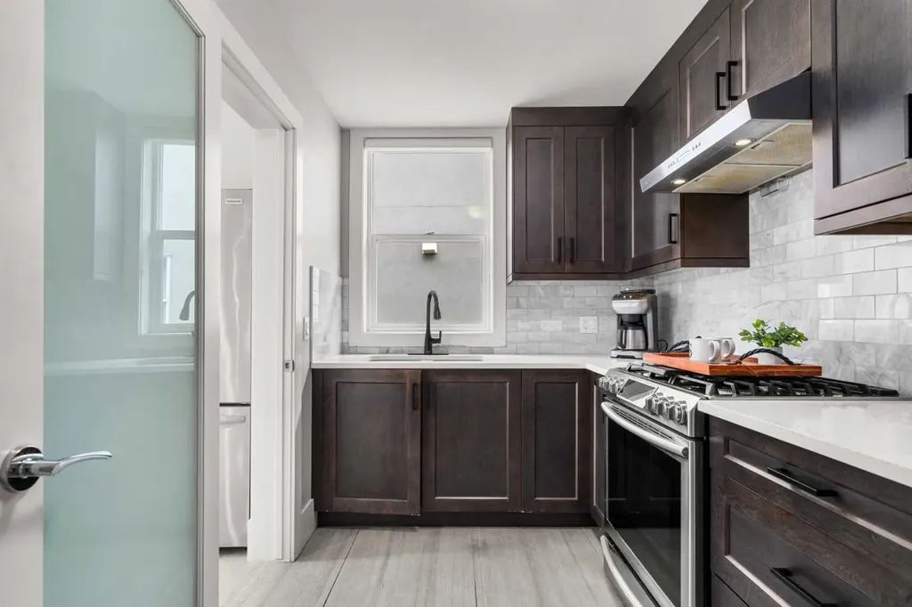 148 Kinniburgh Loop Chestermere AB T1X 0V1