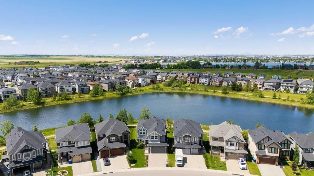 148 Kinniburgh Loop Chestermere AB T1X 0V1