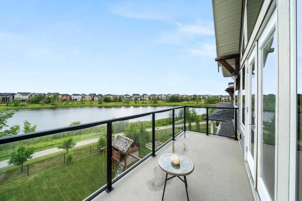 148 Kinniburgh Loop Chestermere AB T1X 0V1