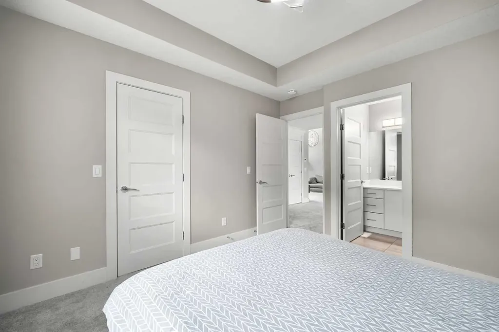 148 Kinniburgh Loop Chestermere AB T1X 0V1