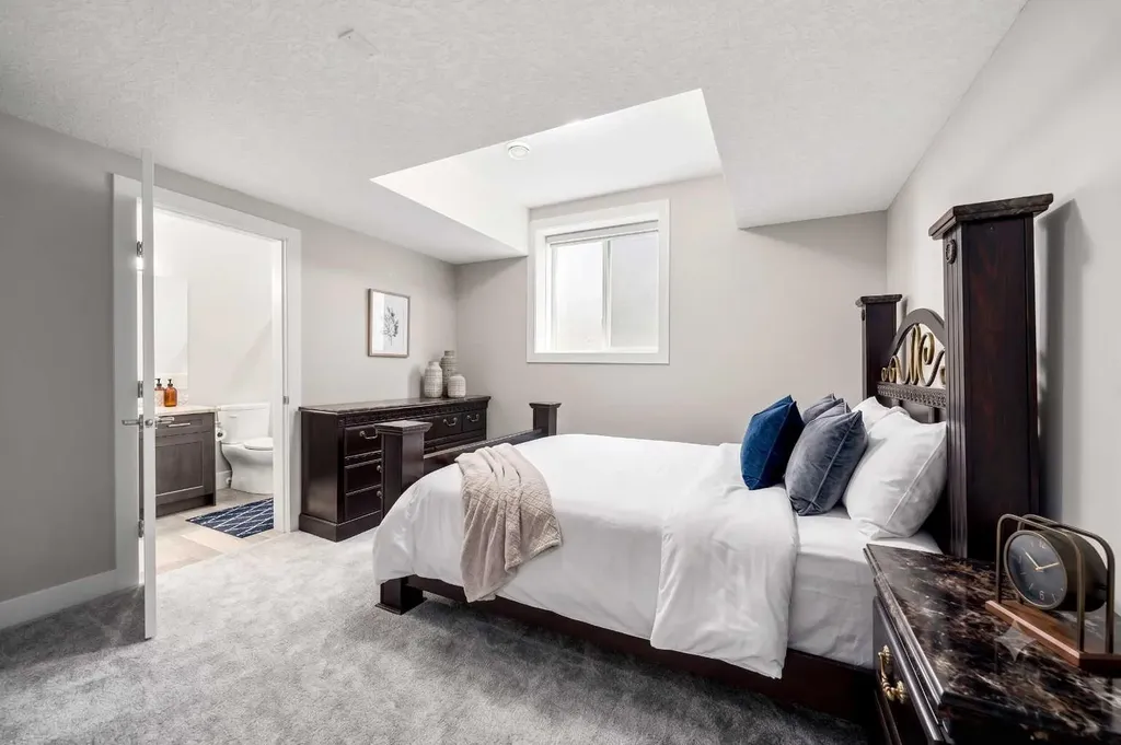 148 Kinniburgh Loop Chestermere AB T1X 0V1