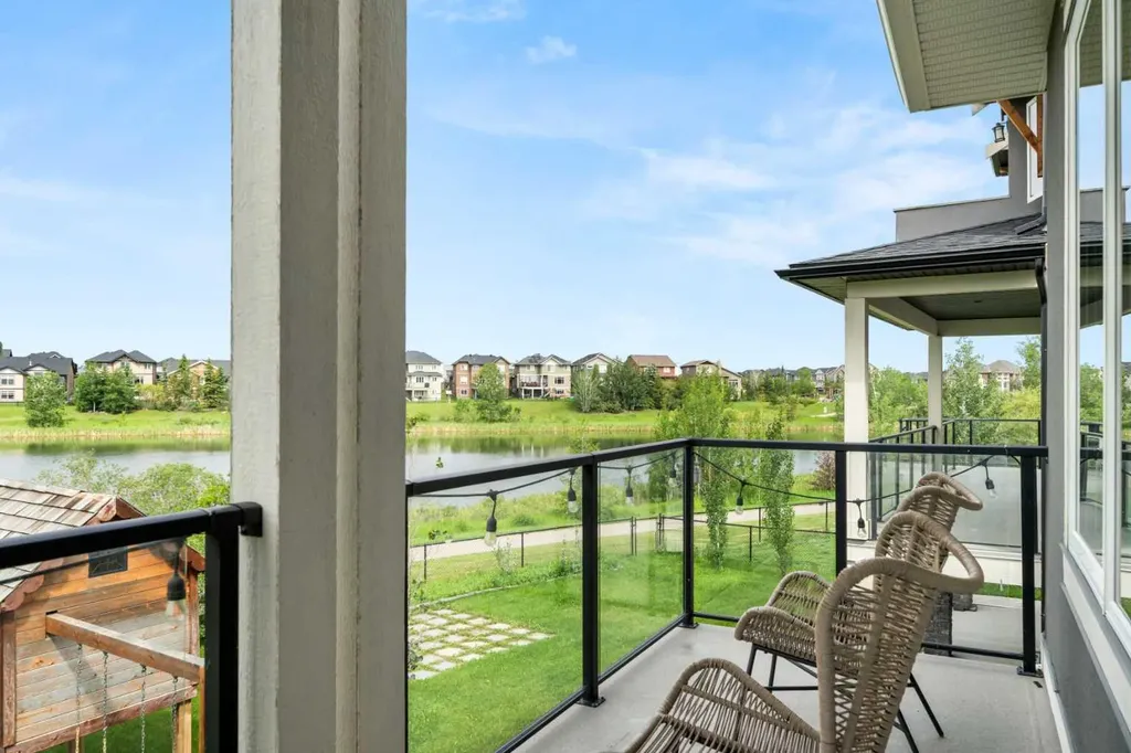 148 Kinniburgh Loop Chestermere AB T1X 0V1