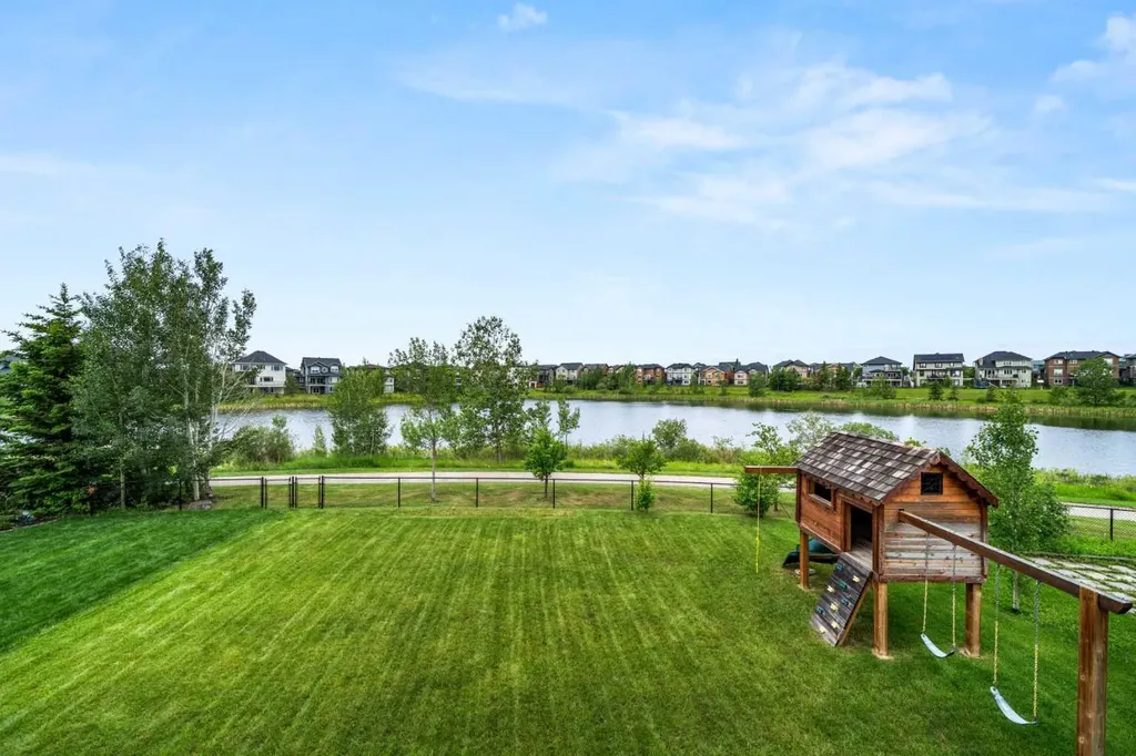 148 Kinniburgh Loop Chestermere AB T1X 0V1