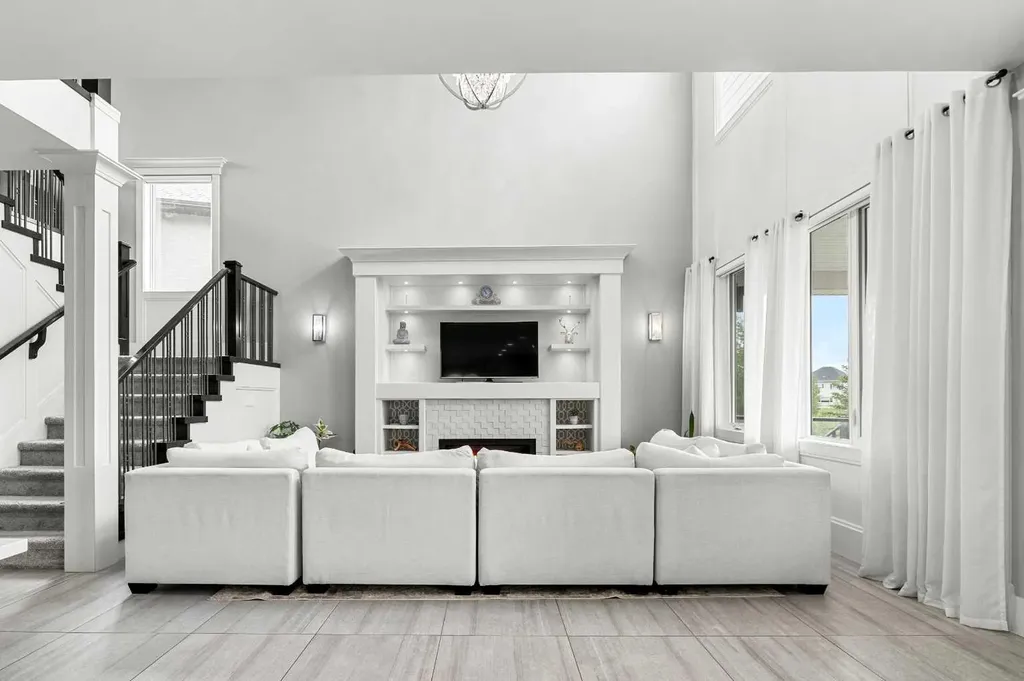 148 Kinniburgh Loop Chestermere AB T1X 0V1