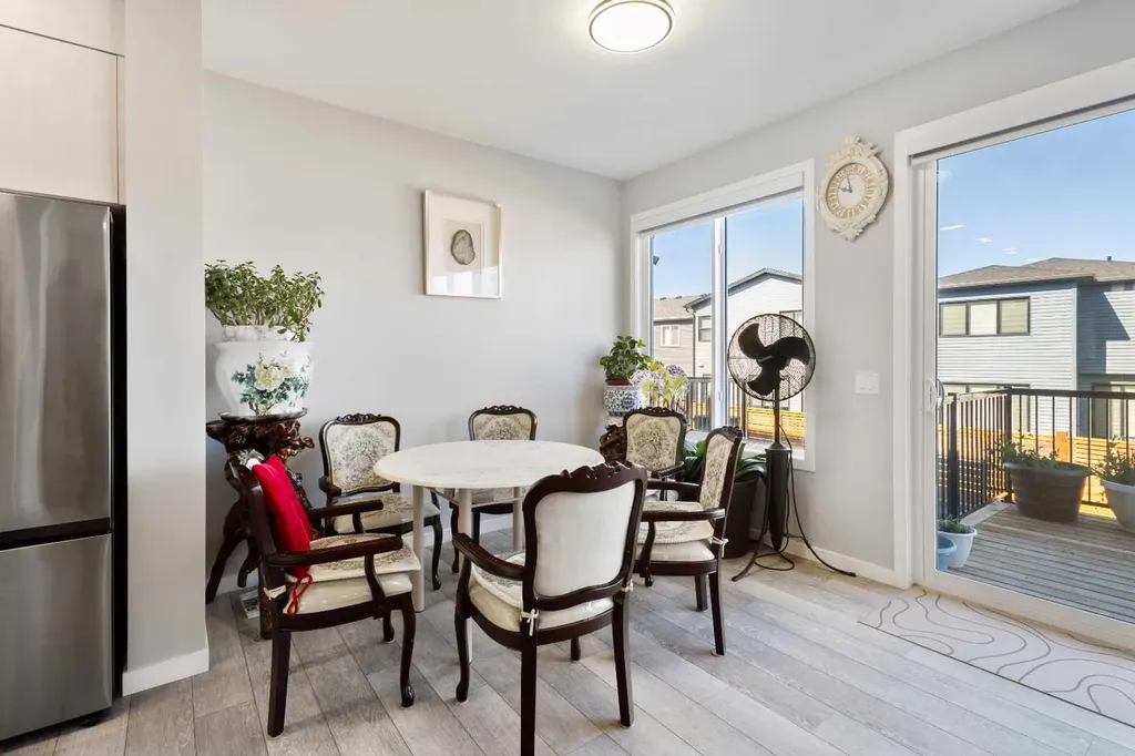 35 Lucas Passage NW Calgary AB T3P 2E3