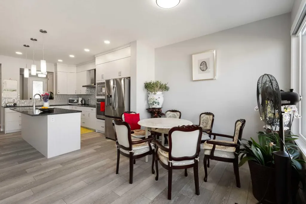 35 Lucas Passage NW Calgary AB T3P 2E3