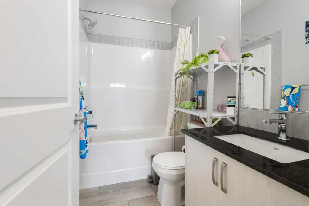 35 Lucas Passage NW Calgary AB T3P 2E3