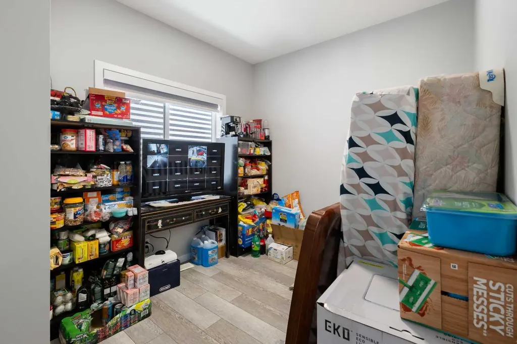 35 Lucas Passage NW Calgary AB T3P 2E3