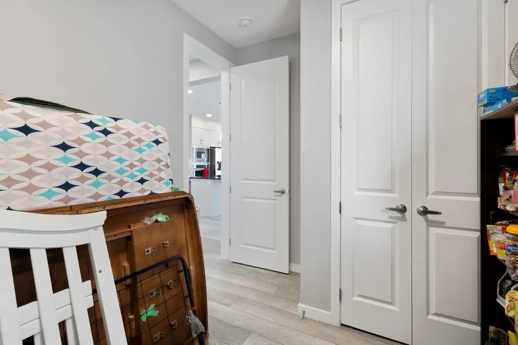 35 Lucas Passage NW Calgary AB T3P 2E3