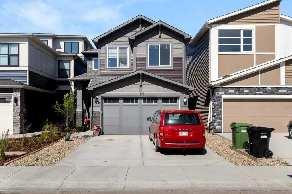 35 Lucas Passage NW Calgary AB T3P 2E3