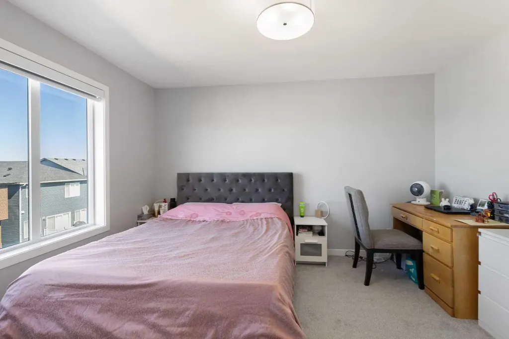 35 Lucas Passage NW Calgary AB T3P 2E3