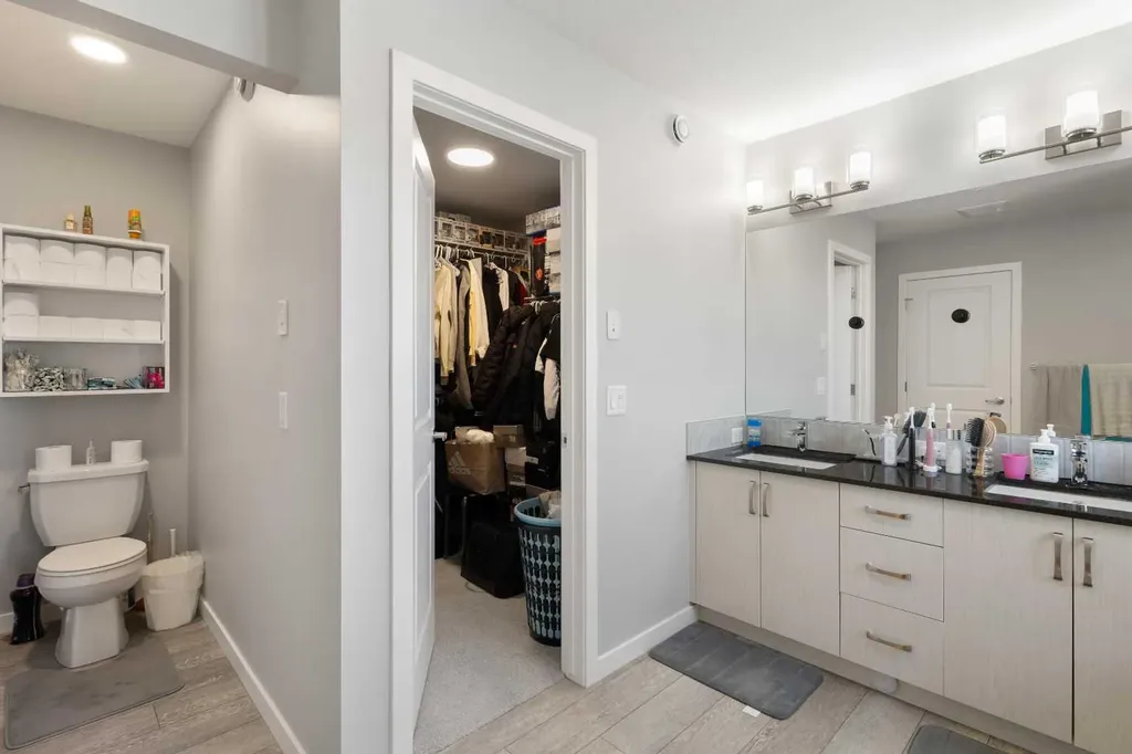 35 Lucas Passage NW Calgary AB T3P 2E3