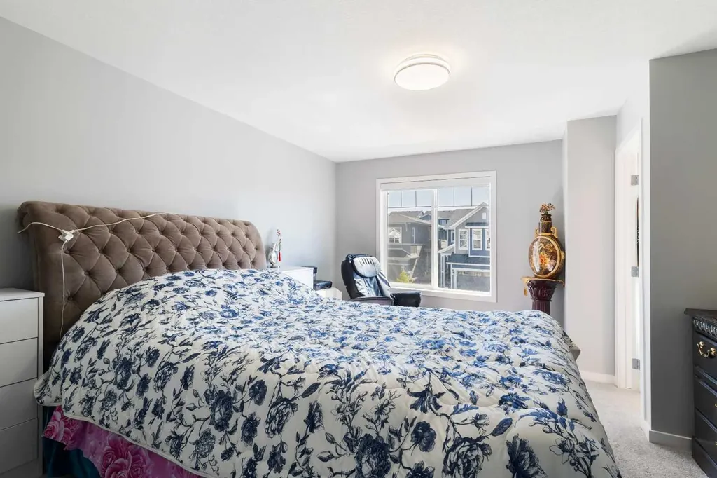 35 Lucas Passage NW Calgary AB T3P 2E3