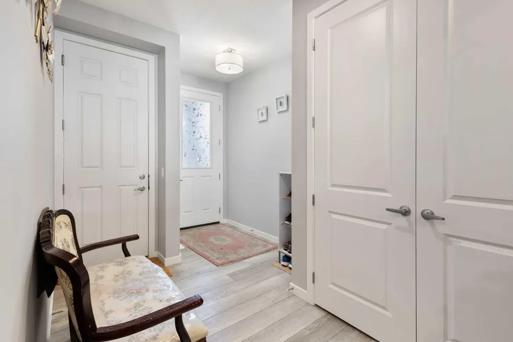 35 Lucas Passage NW Calgary AB T3P 2E3