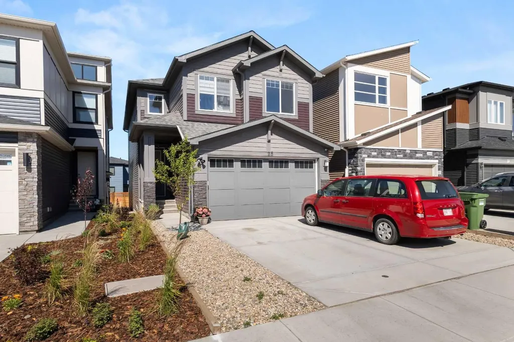 35 Lucas Passage NW Calgary AB T3P 2E3