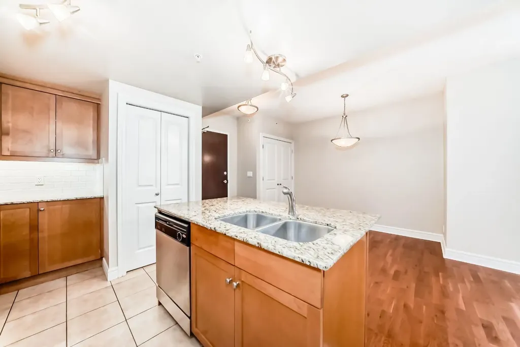 920 5 Avenue SW Calgary AB T2P 5P6