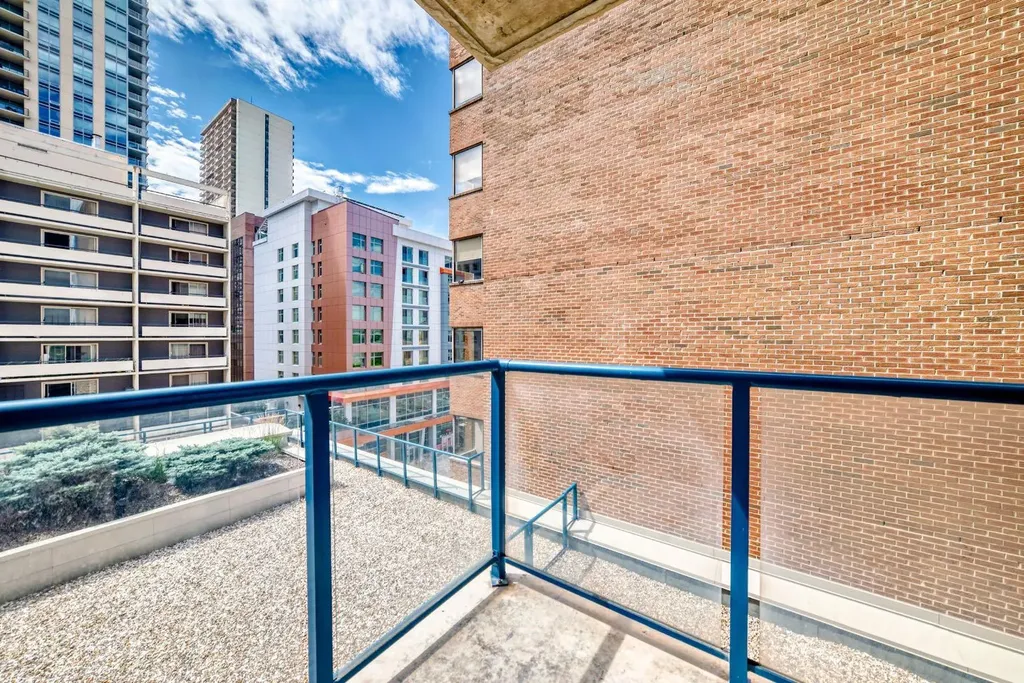 920 5 Avenue SW Calgary AB T2P 5P6