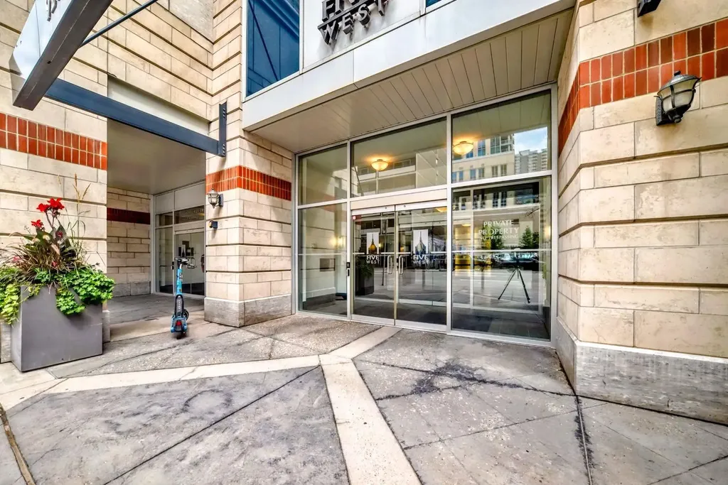 920 5 Avenue SW Calgary AB T2P 5P6