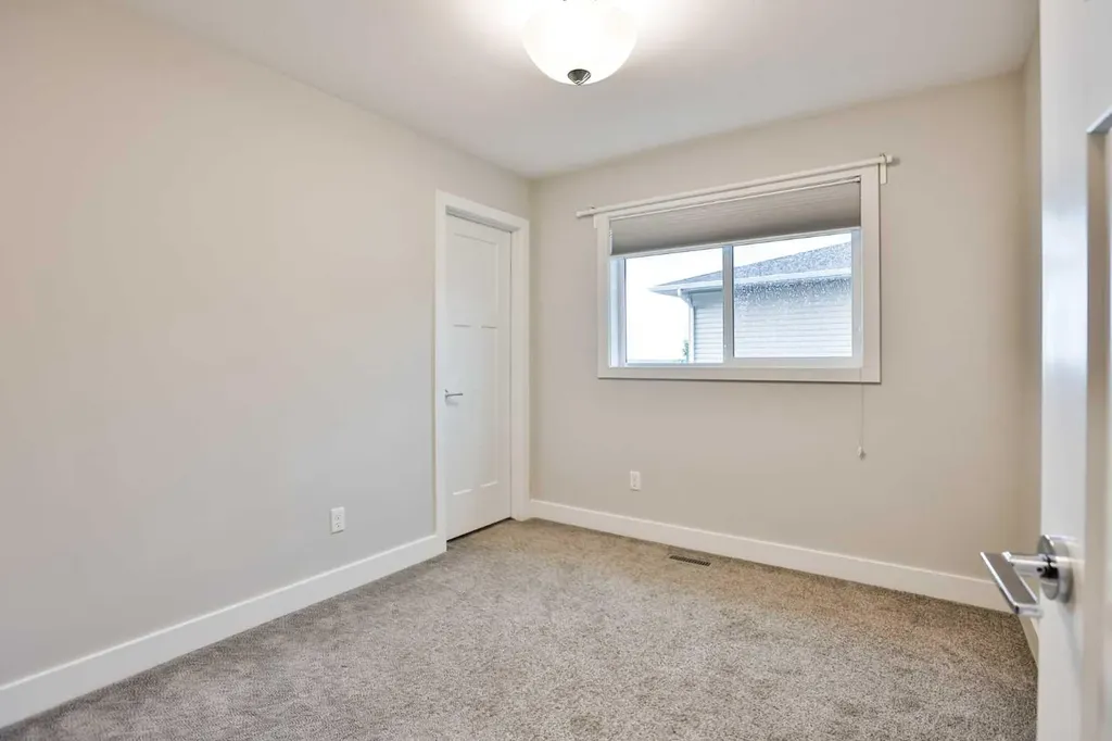 470 Bluebell Lane W Lethbridge AB T1J 5S4