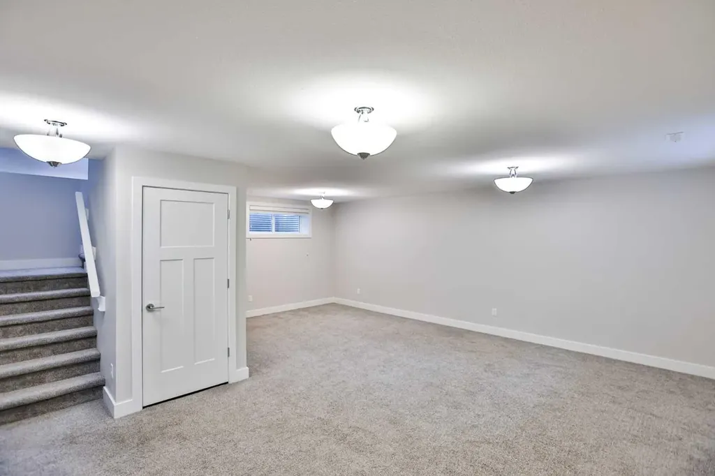 470 Bluebell Lane W Lethbridge AB T1J 5S4