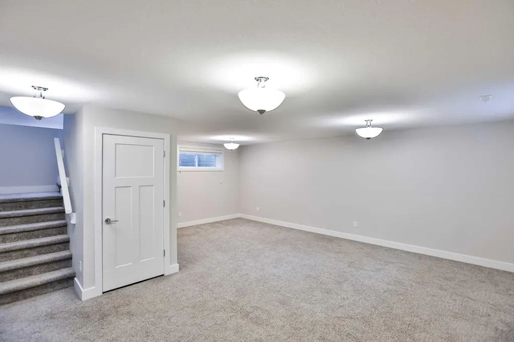 470 Bluebell Lane W Lethbridge AB T1J 5S4