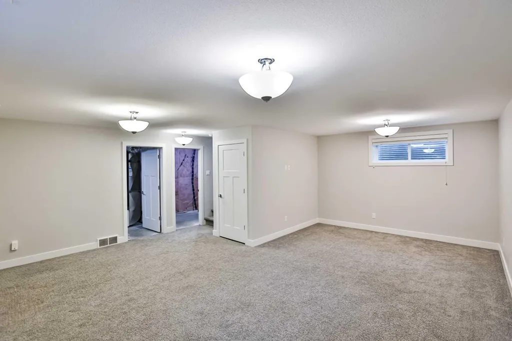 470 Bluebell Lane W Lethbridge AB T1J 5S4