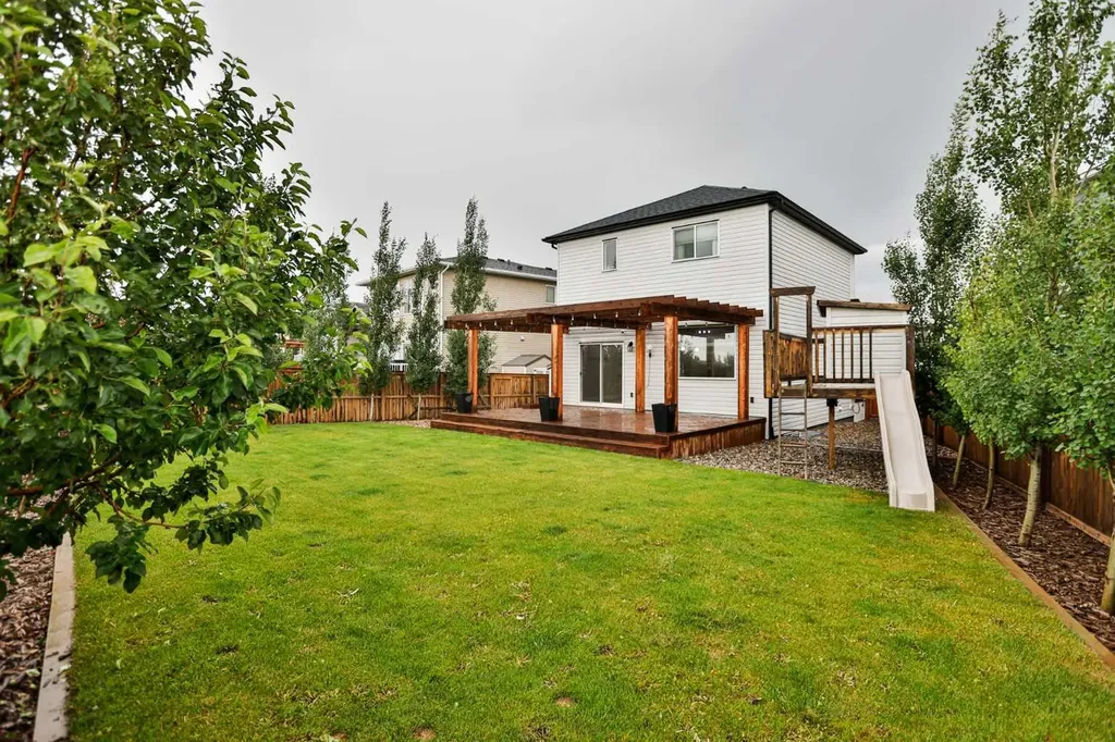 470 Bluebell Lane W Lethbridge AB T1J 5S4