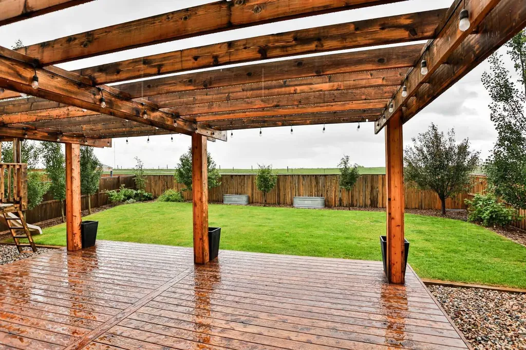 470 Bluebell Lane W Lethbridge AB T1J 5S4