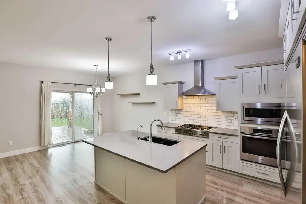 470 Bluebell Lane W Lethbridge AB T1J 5S4