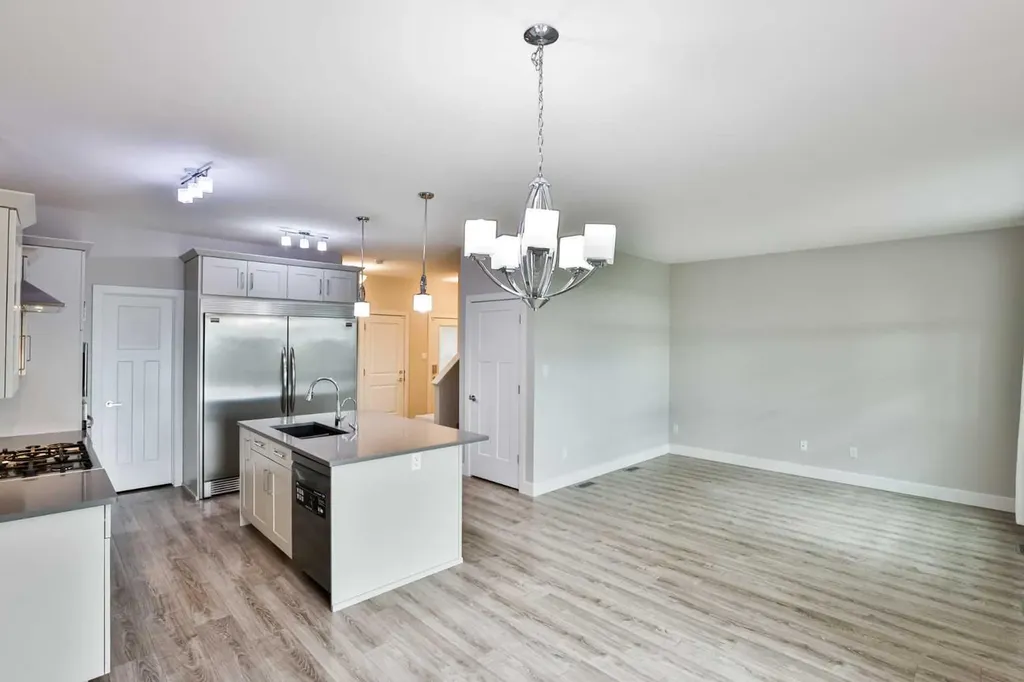 470 Bluebell Lane W Lethbridge AB T1J 5S4
