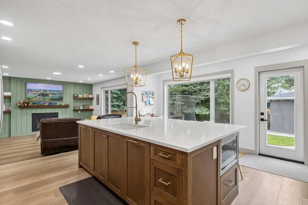115 Sunvista Court SE Calgary AB T2X 3G6