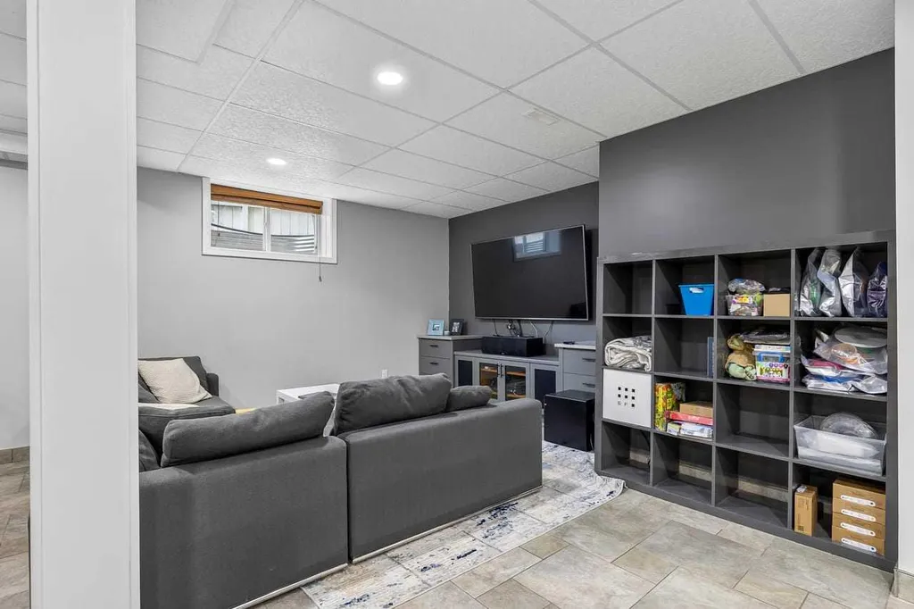 115 Sunvista Court SE Calgary AB T2X 3G6