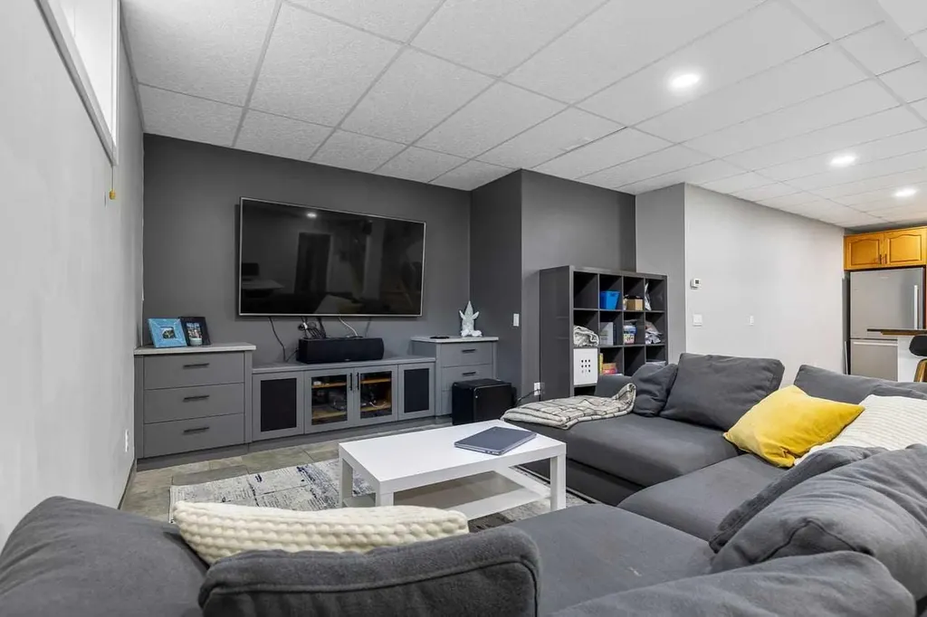 115 Sunvista Court SE Calgary AB T2X 3G6